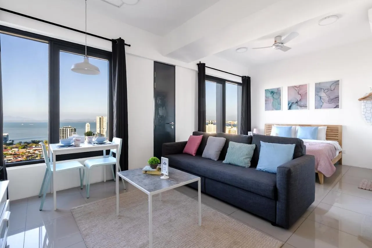 De Pastel Studio - Seaview At 218 Tropicana Near Komtar Food Heaven With Netflix & Tv Box Джорджтаун